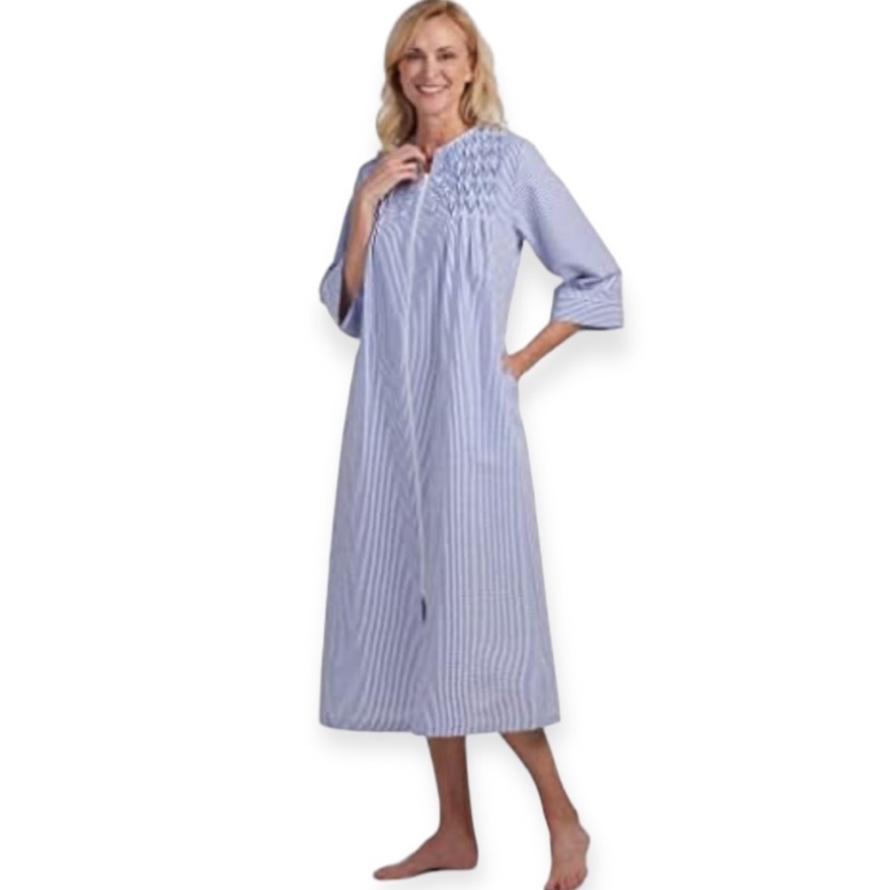 Miss Elaine Long Seersucker Robe Front Zip 3/4 Sleeves Embroidered Pockets